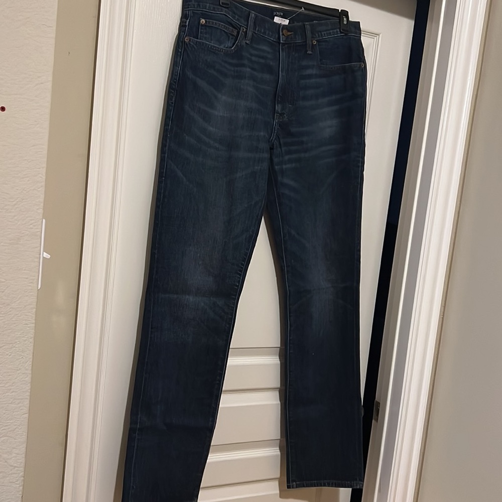 NWT J Crew Men’s Straight-fit jean in vintage flex